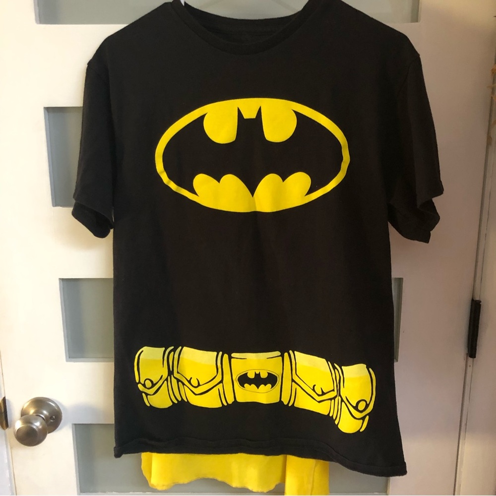 Batman Tee Costume w/Detachable Cape D.C. Comics size Medium EUC